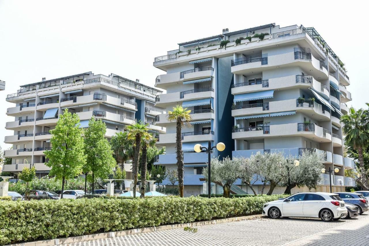 Apartamento Attic Aries Montesilvano Marina Exterior foto