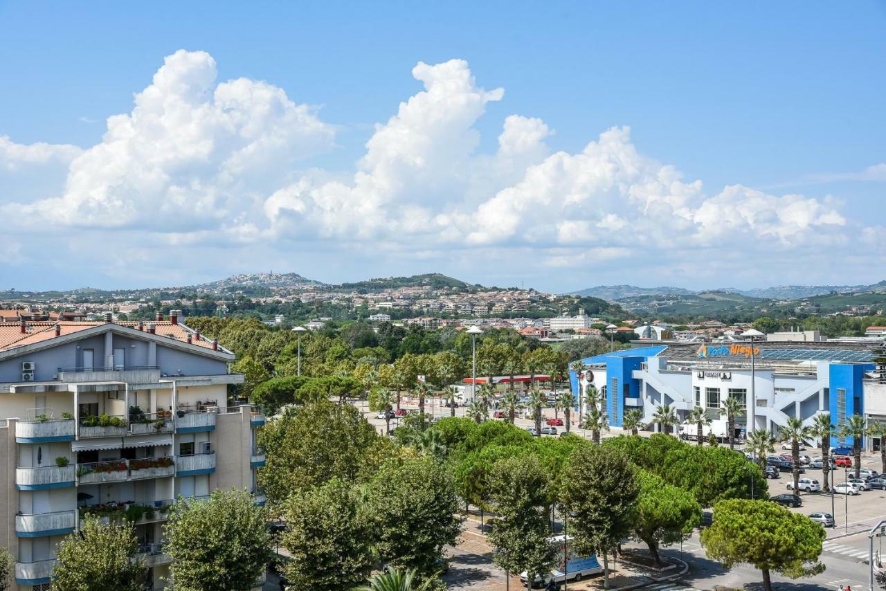 Apartamento Attic Aries Montesilvano Marina Exterior foto